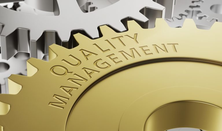 Zahnräder mit der Gravur Quality Management